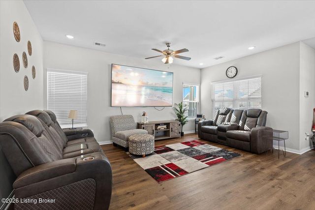 831 Rosemary Ln, La Grange, KY 40031