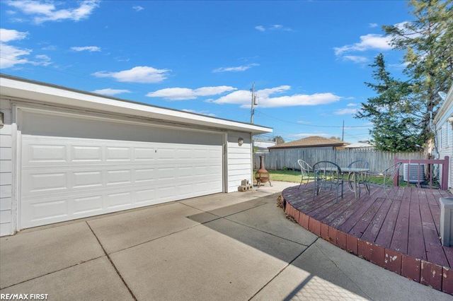 15797 Common Road, Roseville, MI 48066