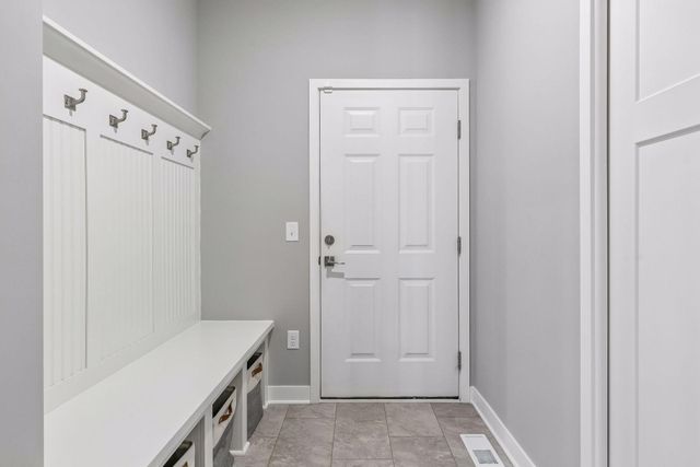 1581 Palmer Drive N, Lake Elmo, MN 55042