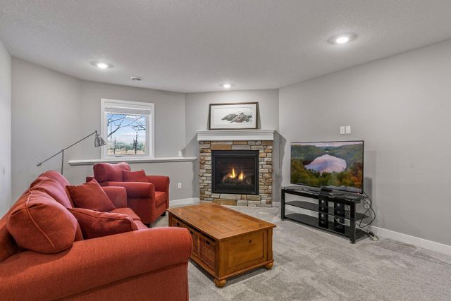 1581 Palmer Drive N, Lake Elmo, MN 55042