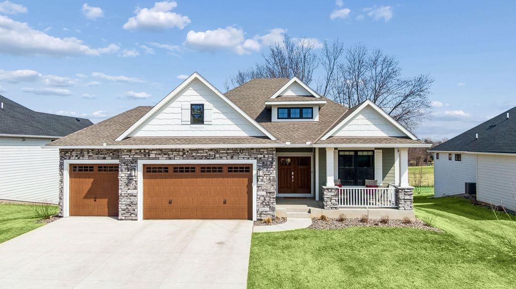 1581 Palmer Drive N, Lake Elmo, MN 55042