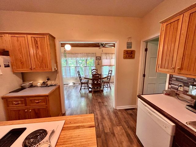 1352 E 400 Road, Bolivar, MO 65613