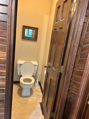 1352 E 400 Road, Bolivar, MO 65613