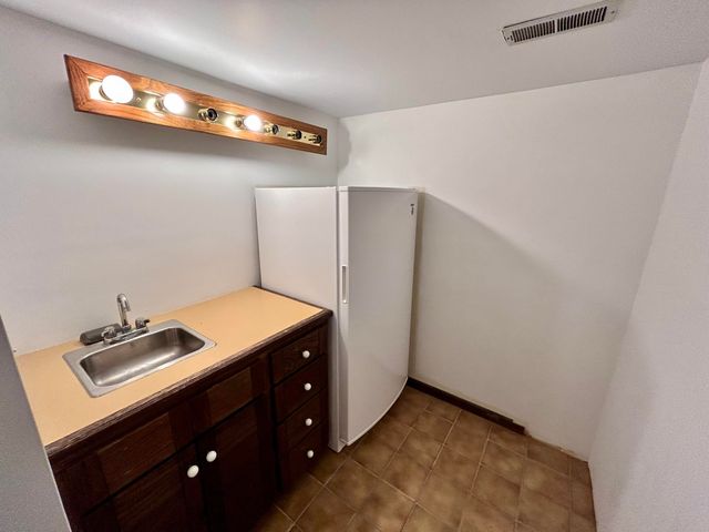 1352 E 400 Road, Bolivar, MO 65613