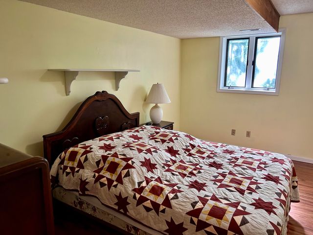 1352 E 400 Road, Bolivar, MO 65613