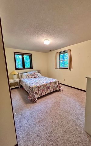 1352 E 400 Road, Bolivar, MO 65613