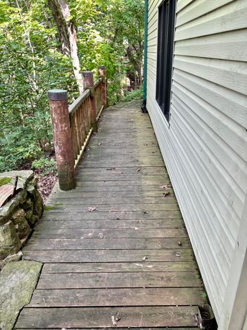 1352 E 400 Road, Bolivar, MO 65613