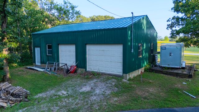 1352 E 400 Road, Bolivar, MO 65613