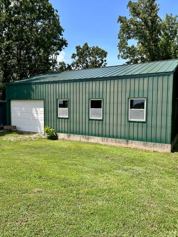 1352 E 400 Road, Bolivar, MO 65613