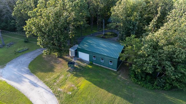 1352 E 400 Road, Bolivar, MO 65613