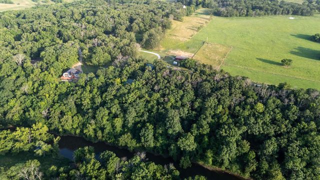 1352 E 400 Road, Bolivar, MO 65613