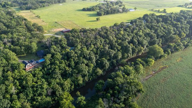 1352 E 400 Road, Bolivar, MO 65613