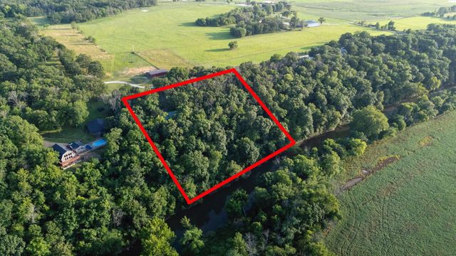 1352 E 400 Road, Bolivar, MO 65613