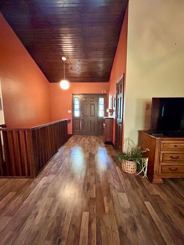 1352 E 400 Road, Bolivar, MO 65613