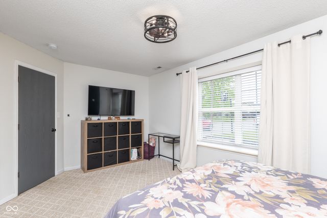 221 Creekside Court, Whiteland, IN 46184