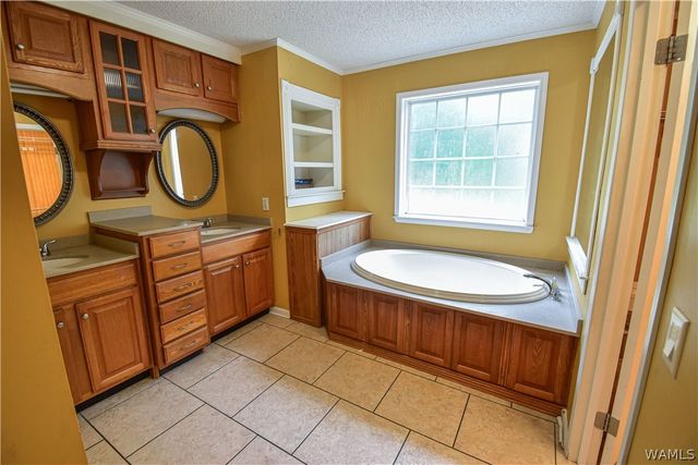 2410 County Road 44, Moundville, AL 35474