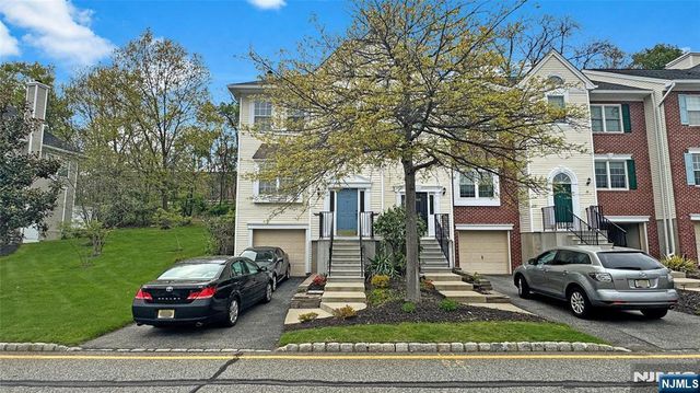 1051 Ash Drive, Mahwah, NJ 07430