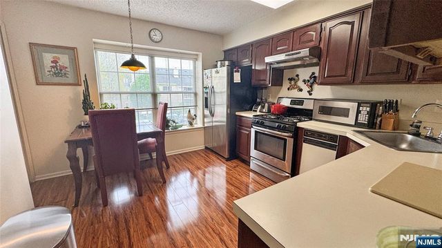 1051 Ash Drive, Mahwah, NJ 07430