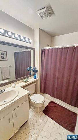 1051 Ash Drive, Mahwah, NJ 07430