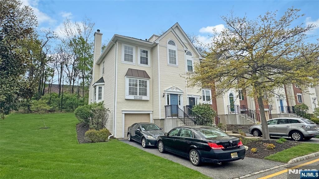 1051 Ash Drive, Mahwah, NJ 07430