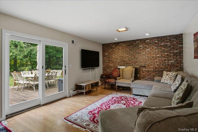 16 Baldwin Lane, Scarsdale, NY 10583