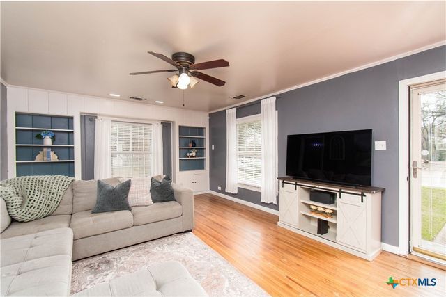 417 E 14th Avenue, Belton, TX 76513