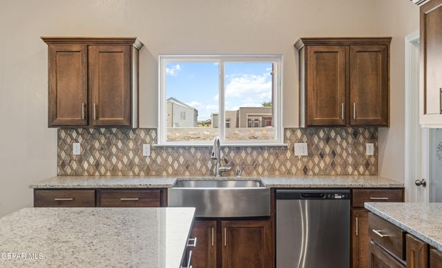 415 Masoud Court, El Paso, TX 79932