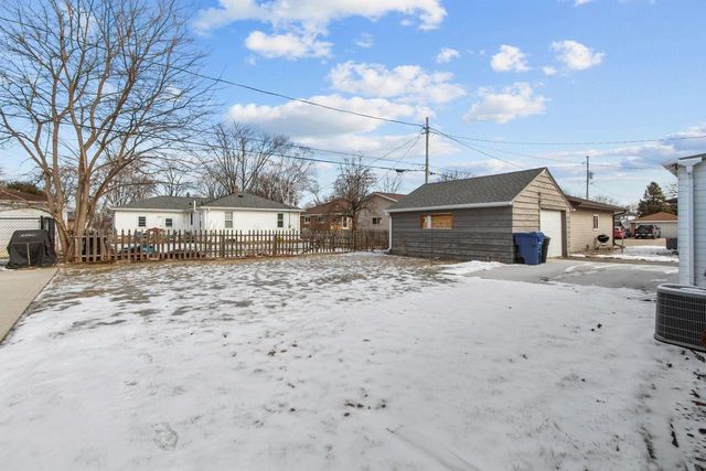 920 E MARQUETTE STREET, Appleton, WI 54911