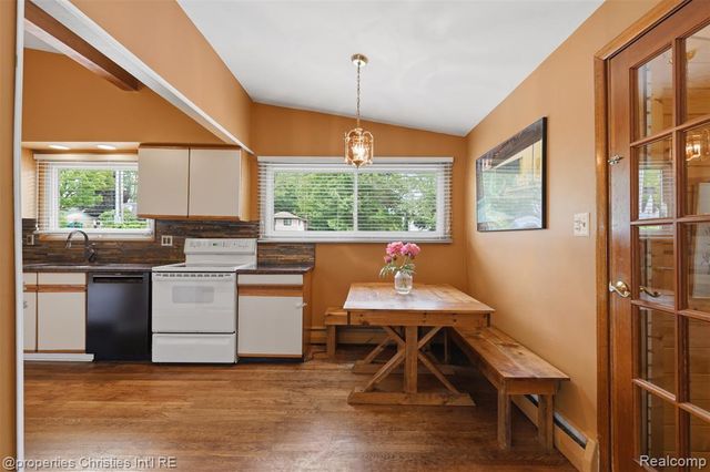 1318 S Williams Lake Road, White Lake, MI 48386