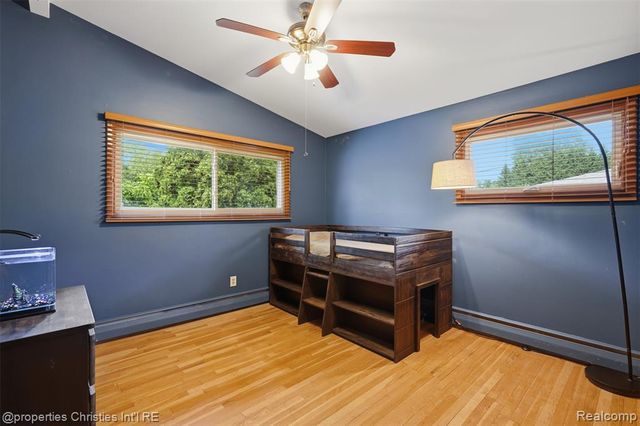 1318 S Williams Lake Road, White Lake, MI 48386