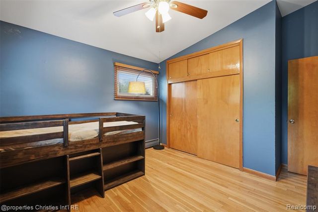 1318 S Williams Lake Road, White Lake, MI 48386