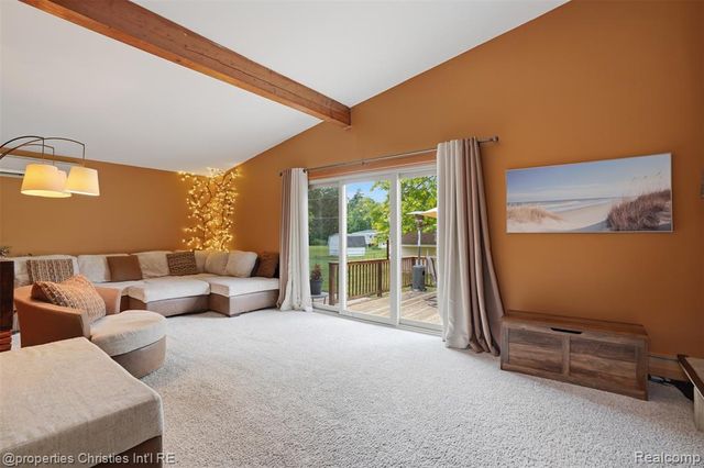 1318 S Williams Lake Road, White Lake, MI 48386