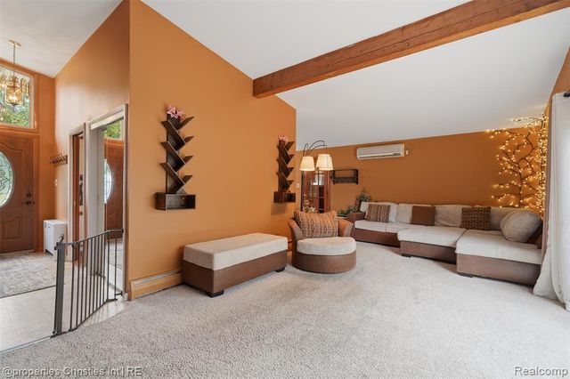 1318 S Williams Lake Road, White Lake, MI 48386