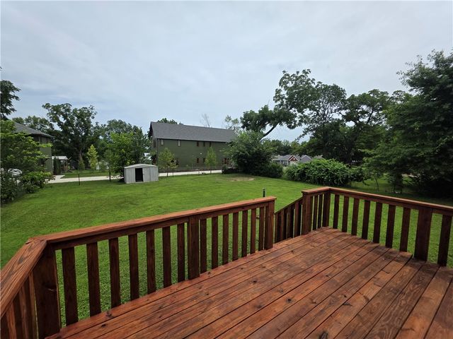 1204 NW 2nd Street, Bentonville, AR 72712