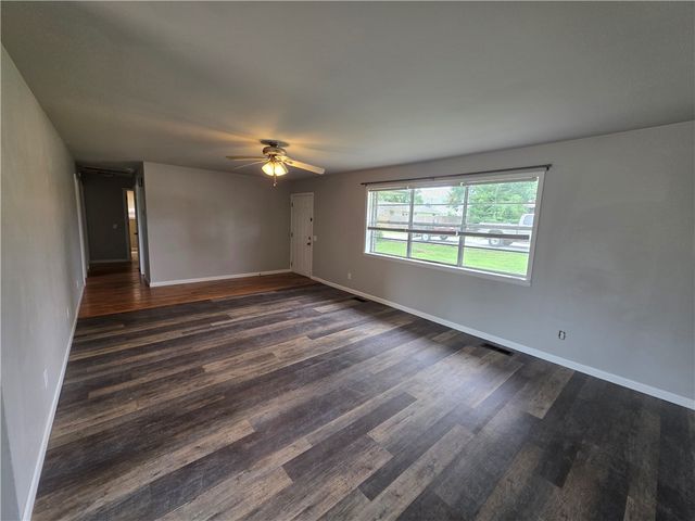 1204 NW 2nd Street, Bentonville, AR 72712