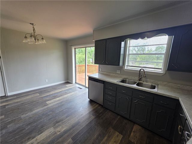 1204 NW 2nd Street, Bentonville, AR 72712