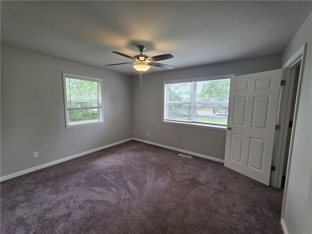 1204 NW 2nd Street, Bentonville, AR 72712