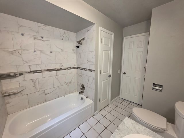 1204 NW 2nd Street, Bentonville, AR 72712