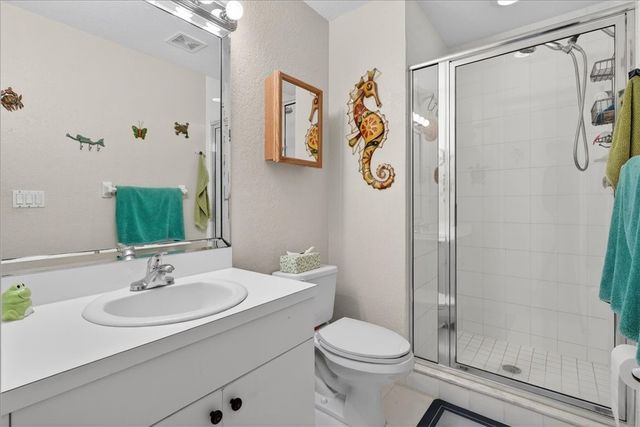 1810 Waterford Drive 6, Vero Beach, FL 32966