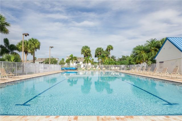 1810 Waterford Drive 6, Vero Beach, FL 32966