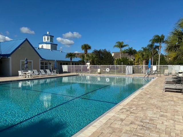 1810 Waterford Drive 6, Vero Beach, FL 32966