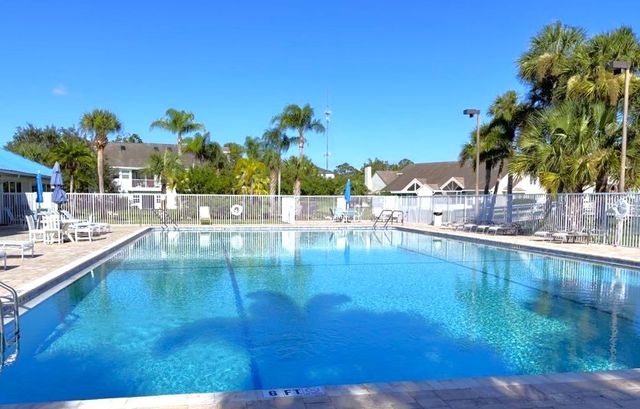 1810 Waterford Drive 6, Vero Beach, FL 32966