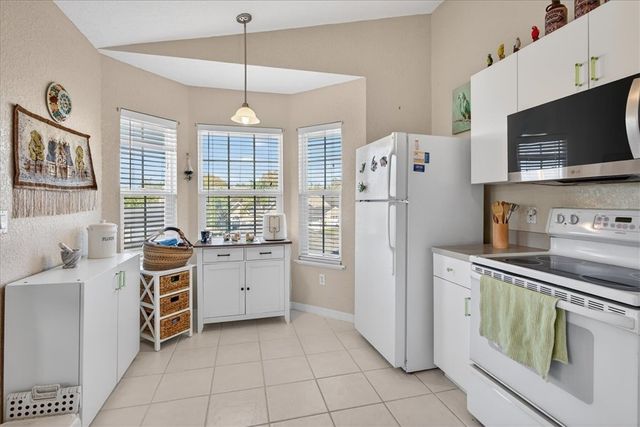 1810 Waterford Drive 6, Vero Beach, FL 32966