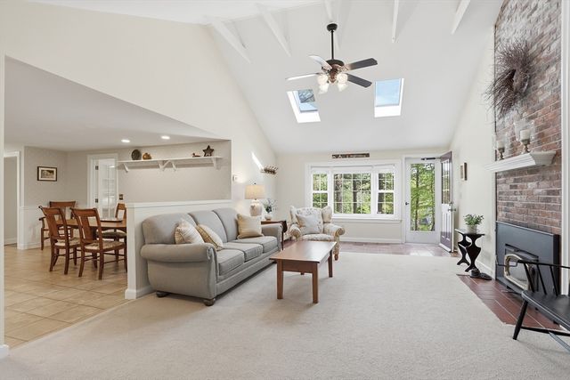 29 Washington Drive, Acton, MA 01720
