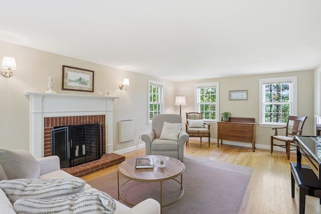 29 Washington Drive, Acton, MA 01720
