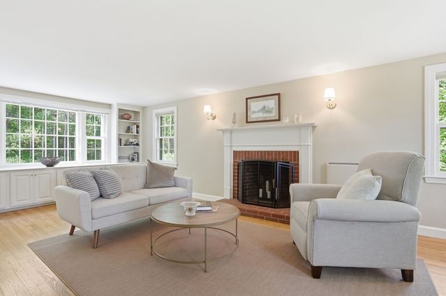 29 Washington Drive, Acton, MA 01720