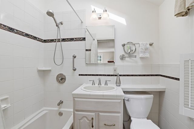 29 Washington Drive, Acton, MA 01720