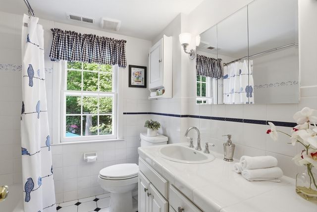 29 Washington Drive, Acton, MA 01720