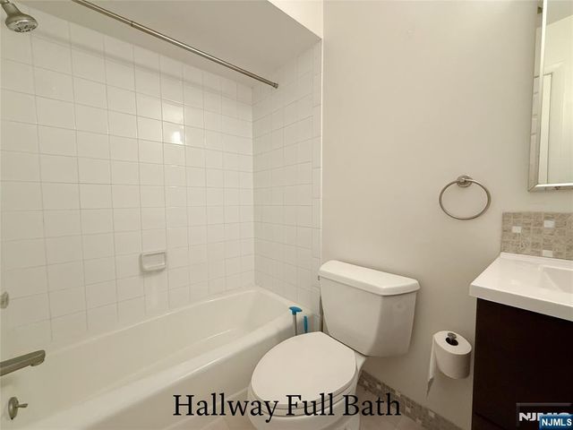 205 Beech Court, Norwood, NJ 07648