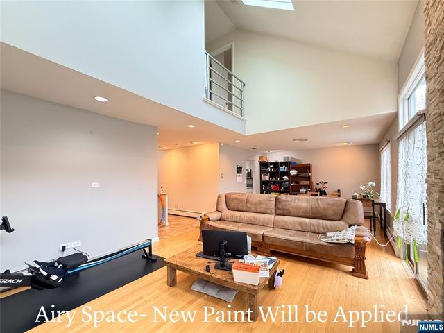 205 Beech Court, Norwood, NJ 07648